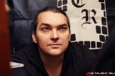 фото: автограф-сессия Алексея Горшенева (Кукрыниксы) в Castle Rock 14 января 2012 года